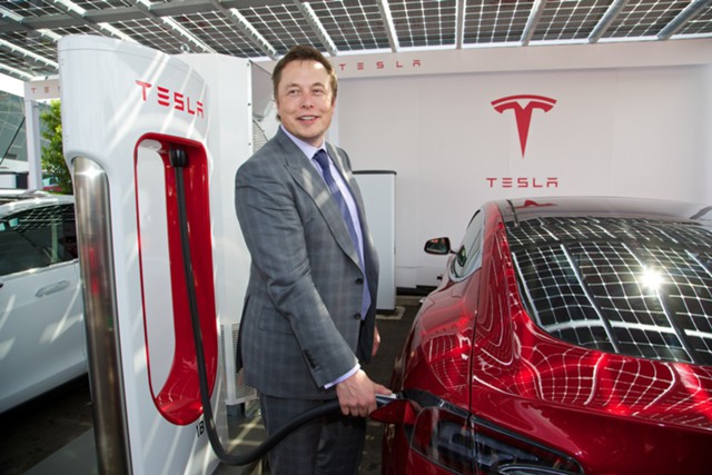 Tesla прекратит продажи начальных модификаций электрокара Model S