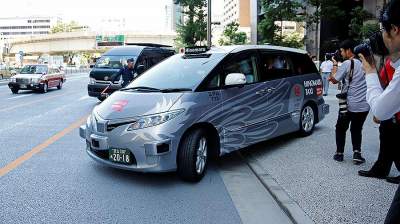 Жители Токио начали пользоваться услугами беспилотных такси