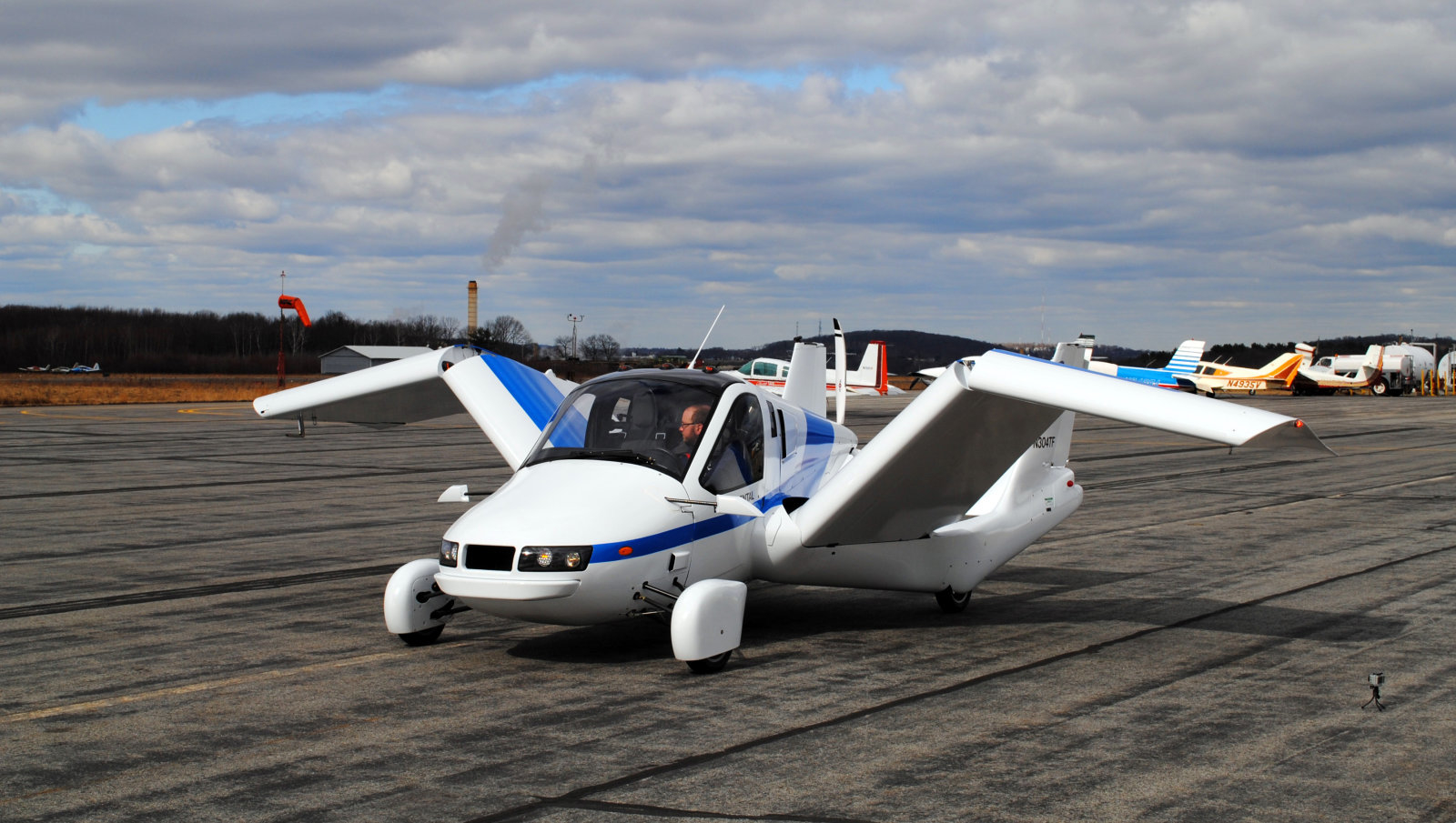 Летающий автомобиль Terrafugia поступит в продажу в 2019 году