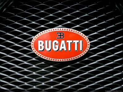 Фотошпионы "слили" в Сеть фото седана Bugatti