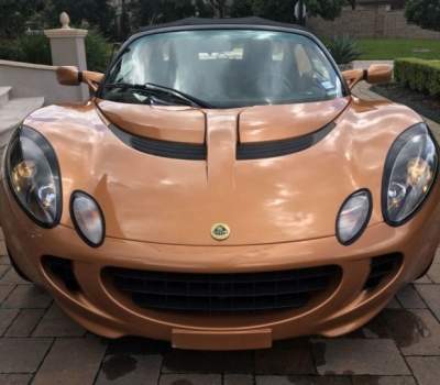 В США страховики списали Lotus Elise из-за небольшой царапины