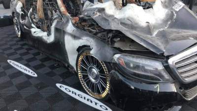 Полностью сгоревший Mercedes-Maybah показали "с новой стороны"