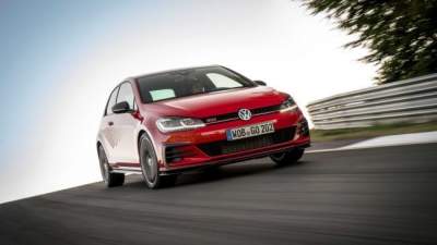 Volkswagen показал гоночную версию автомобиля Golf