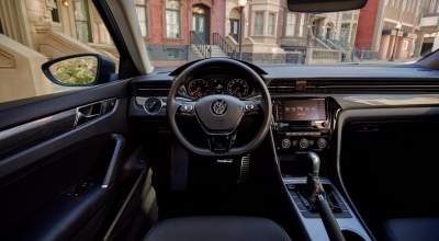 Volkswagen Passat нового поколения показали до премьеры