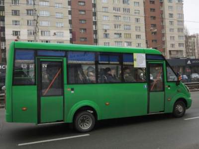 В Украине выпустили микроавтобус на шасси Ford Transit