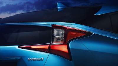 Toyota представила Prius AWD-i для европейского рынка