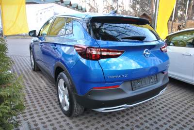 Opel привезла в Украину новые кроссоверы