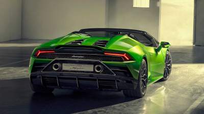 Lamborghini показала обновленный родстер Spyder