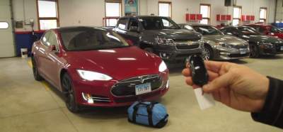 Tesla усилит защиту автомобилей от угона
