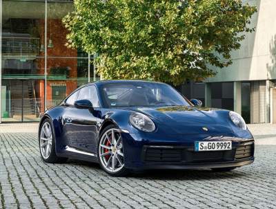 В Украине видели новейший спорткар Porsche 911
