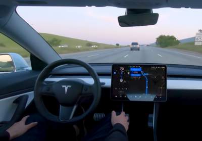 Tesla продемонстрировала, как работает новый автопилот