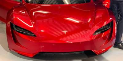 В Сети появилось видео новой Tesla Roadster