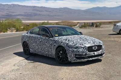 Новый Jaguar XE "засекли" на тестах
