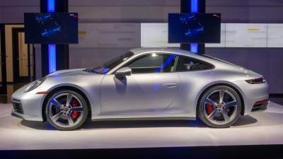 Полностью рассекречен спорткар Porsche 911