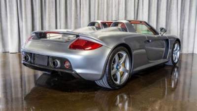 Porsche продает редкий суперкар с пробегом 111 километров