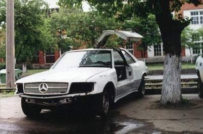 В Украине видели редкий Mercedes с "крыльями"