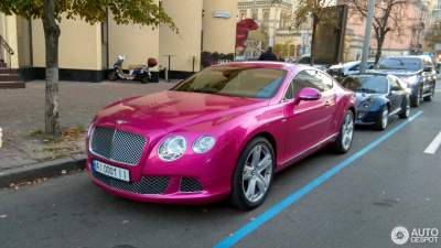 В Киеве видели "гламурный" Bentley Coninental