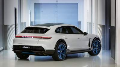 BMW и Porsche представили уникальную зарядную станцию