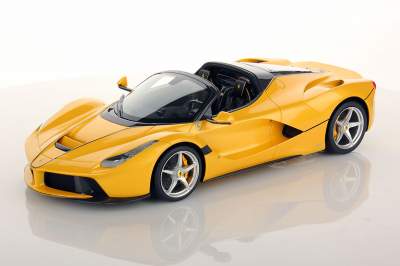 В Сети показали самую нелепую копию суперкара Ferrari