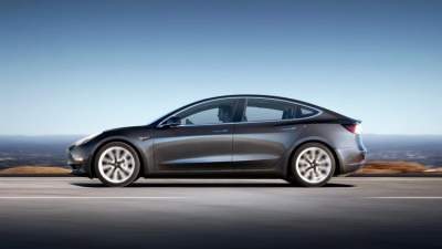 В Tesla рассказали, как получить автомобиль Model 3 бесплатно