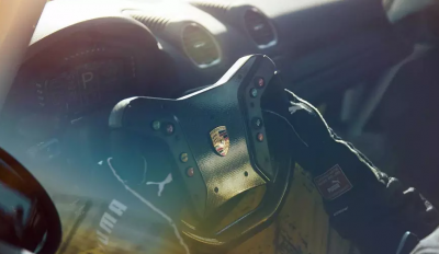 Появились первые "живые" фото трекового Porsche 718 Cayman