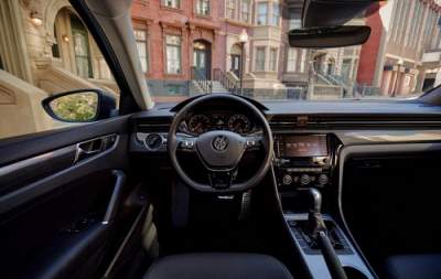 Новый Volkswagen Passat раскрыли до премьеры  