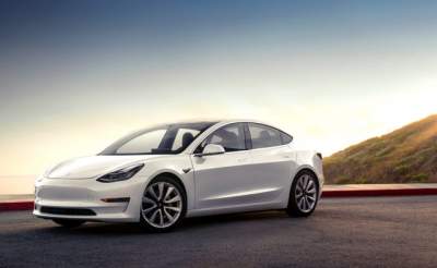 Tesla планирует сделать Model 3 доступнее