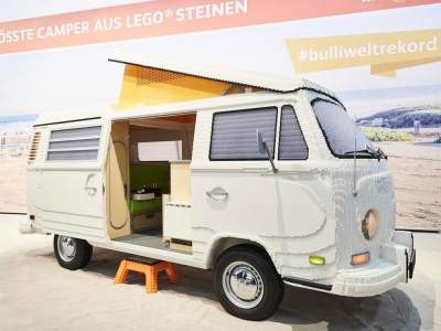 Умельцы собрали полноразмерный Volkswagen Camper из LEGO 