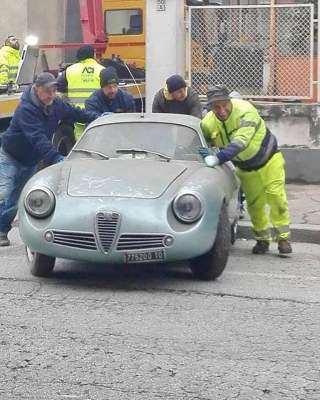 Alfa Romeo, простоявшую 35 лет на парковке, продали за 600 тысяч евро