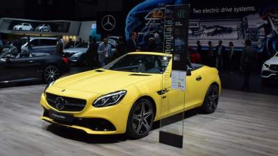 Mercedes-Benz презентовала последнюю версию SLC 300
