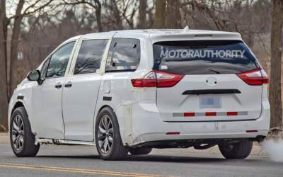 Новую Toyota Sienna видели на тестах