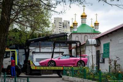 В Киеве видели тюнигованный спорткар на базе Ferrari