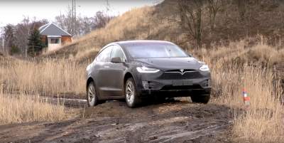 Tesla Model X испытали бездорожьем