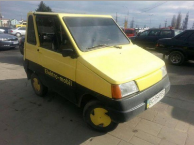 На украинских дорогах видели редкое авто из 90-х