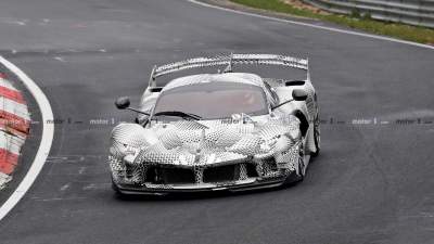 Фотошпионы показали тестовый гиперкар Ferrari
