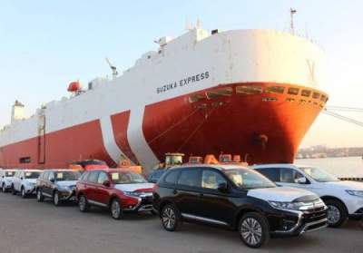 В украинский порт прибыла большая партия новых автомобилей
